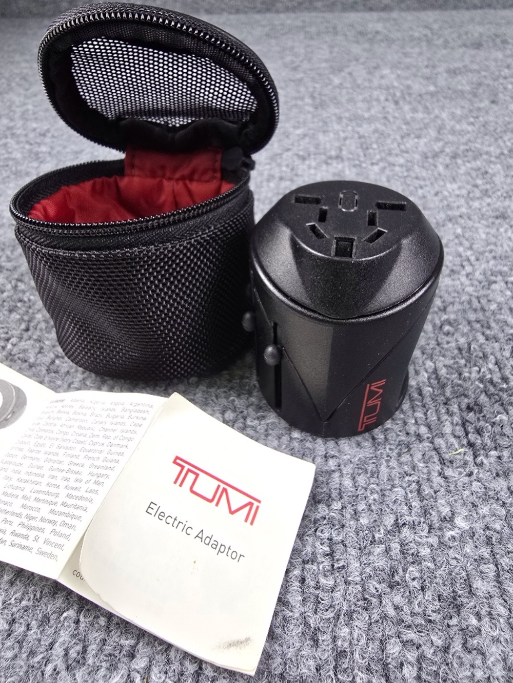 Tumi All-in-One International Travel Plug Adaptor Converter Wall Plug w/ case